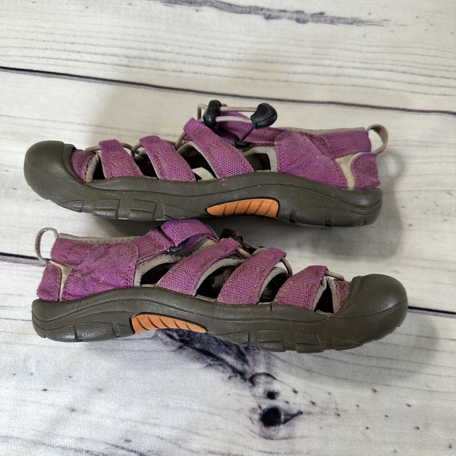 Sandali da trekking viola Keen Youth taglia 5 Newport H2 scarpe da acqua giovani