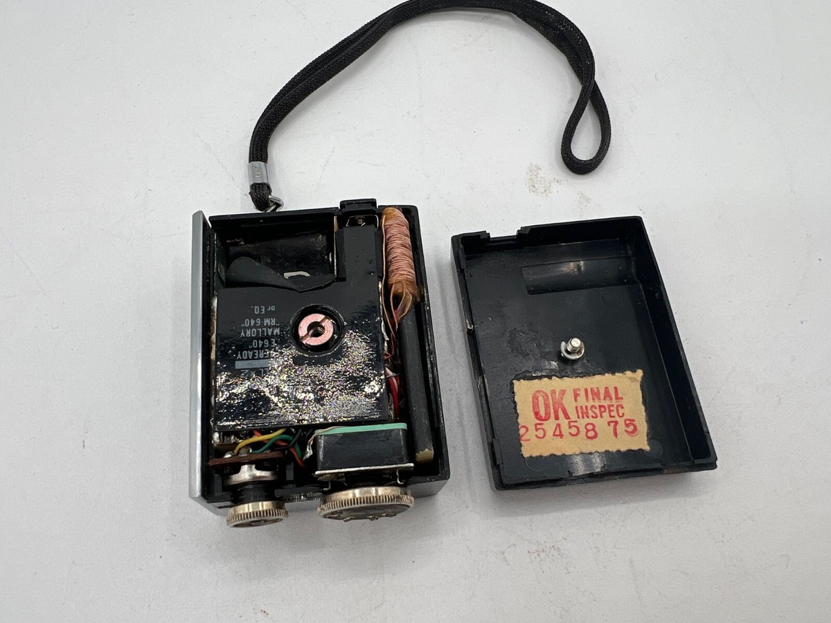 VINTAGE STANDARD MICRONIC RUBY SR-H438 TRANSISTOR RADIO VINTAGE STANDARD MICRONIC RUBY SR-H438 TRANSISTOR RADIO