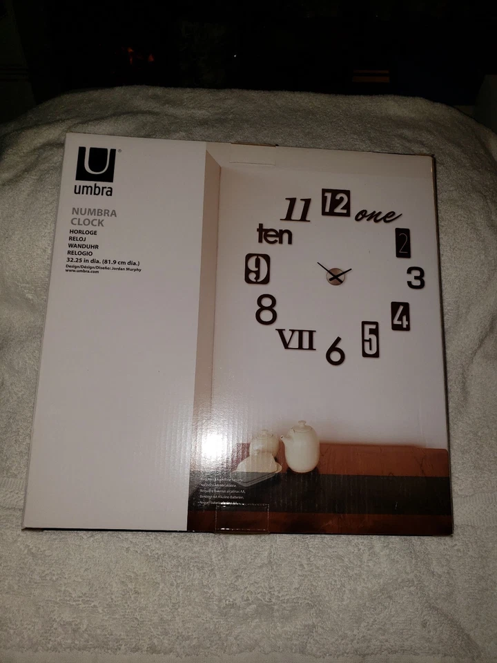 Reloj de Pared Umbra 32.25 Pulgadas Numbra Personalizable Modelo 118430-040 Foto 2 de 4