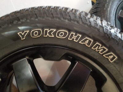 SUBARU 17インチ ホイールセット YOKOHAMA 17 inch Subaru Yokohama Geolandar A/T All Season Tires and black