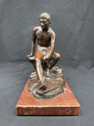 Antico Grand Tour Bronzo Seduto Hermes o Mercurio Poggiato su Marmo, 7 3/4" H
