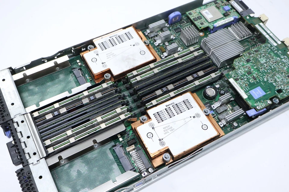 IBM 68Y8186 Blade Server w/ Xeon E5540 2.53GHz 48GB RAM – No HDD - Image 4 of 4