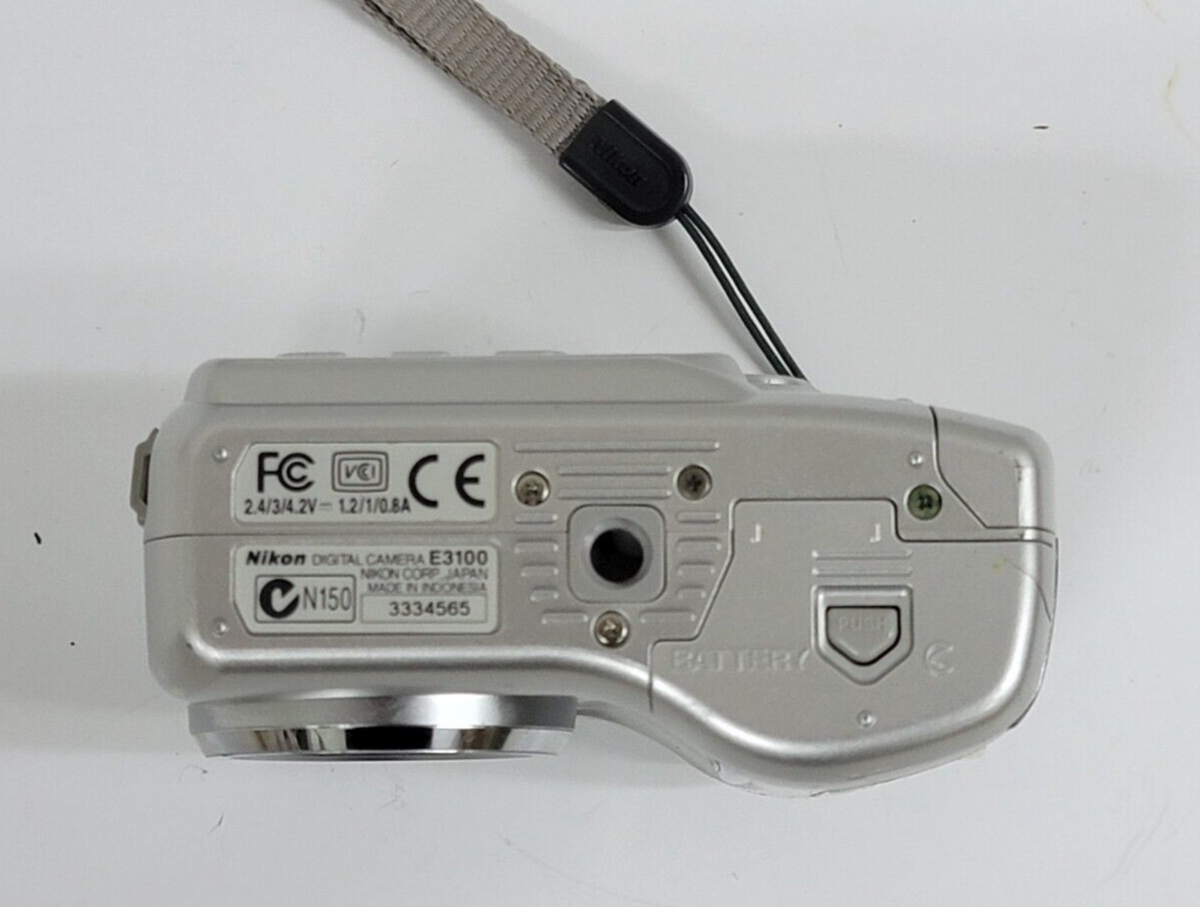 Nikon COOLPIX 3100 3.2MP Digital Camera | 3x Optical Zoom Nikon COOLPIX 3100 3.2MP Digital Camera | 3x Optical Zoom