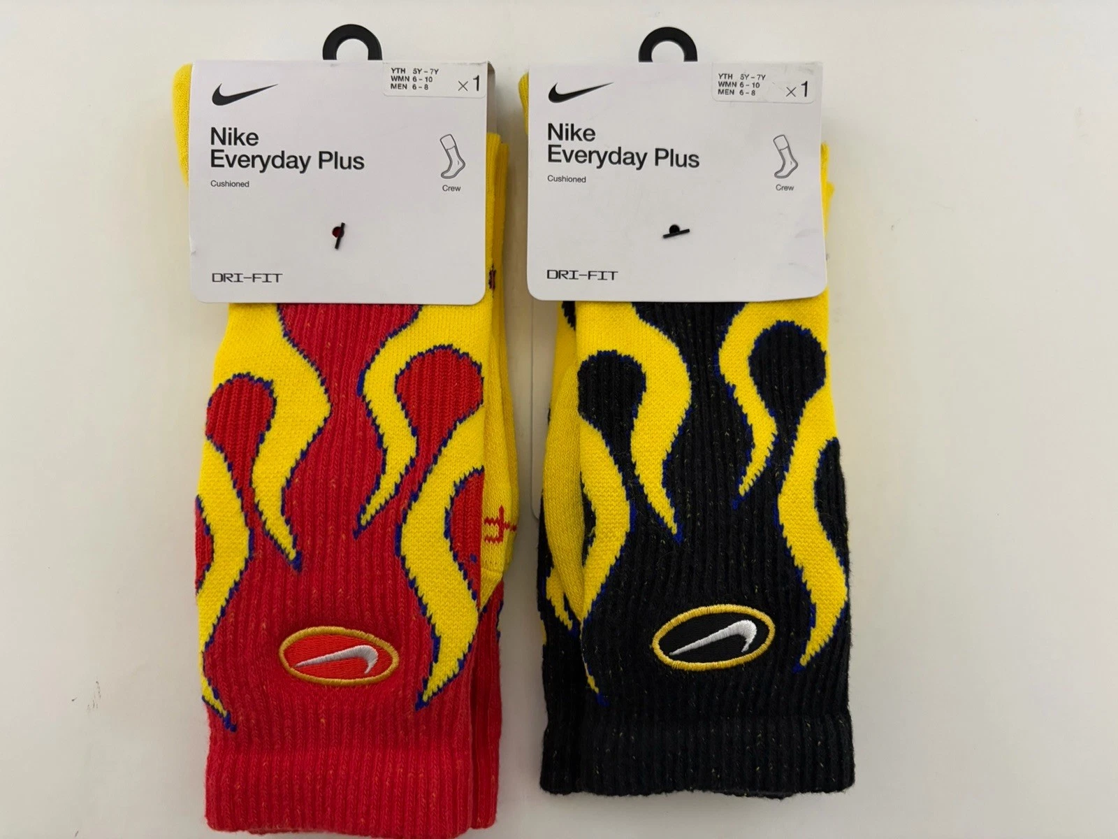 Nike Air Sportswear Dri-Fit Everyday + Flames Crew Socks 2 Pair Set sz M