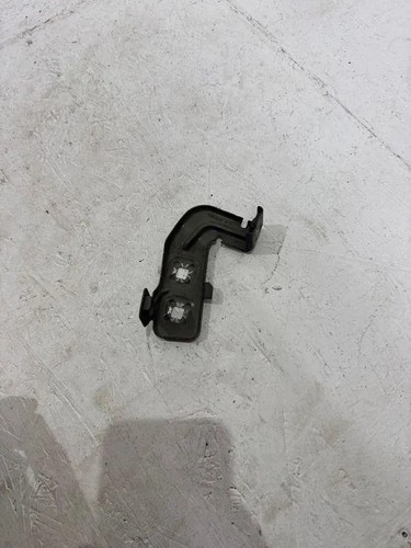 BMW 3 F30, F80 Kotflügelhalter vorne links 7255822 2.00 Diesel 2012 33206652