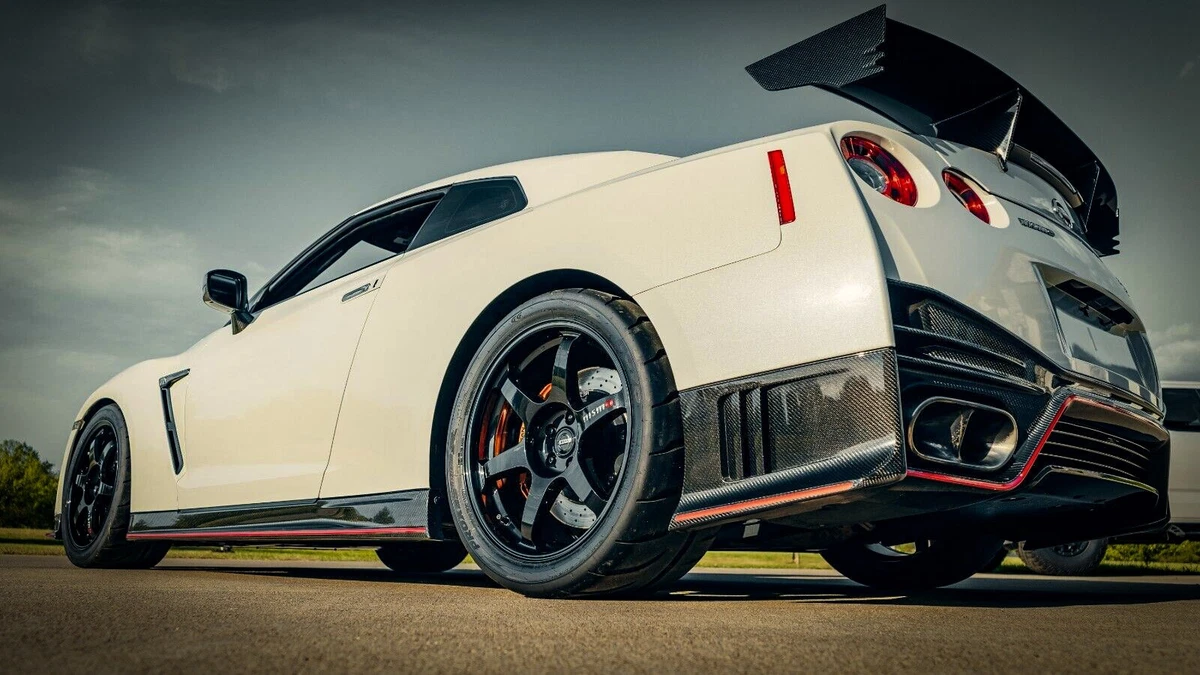 2015 Nissan GT-R NISMO Was a Supercar Slayer