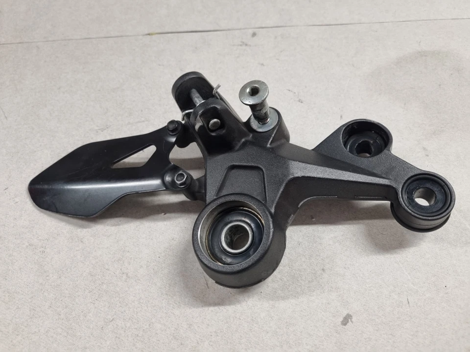 reposapiés izquierdo FUSSRASTE eslabones Ducati Monster 1100 EVO/S 10-13 82411791A Foto 4 de 4