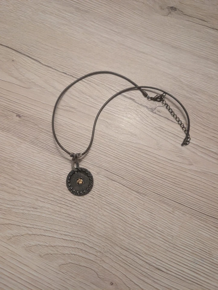 Wunderschöne Kette mit Anhänger im Stil einer Japanischen Münze / Medallie - Bild 2 von 3
