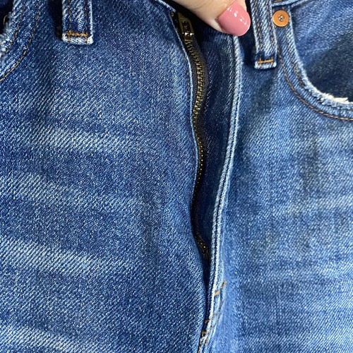 Madewell The Momjean in Downey Wash Medium Wash Denim Lightly Distressed Sz 26 - Picture 6 of 13