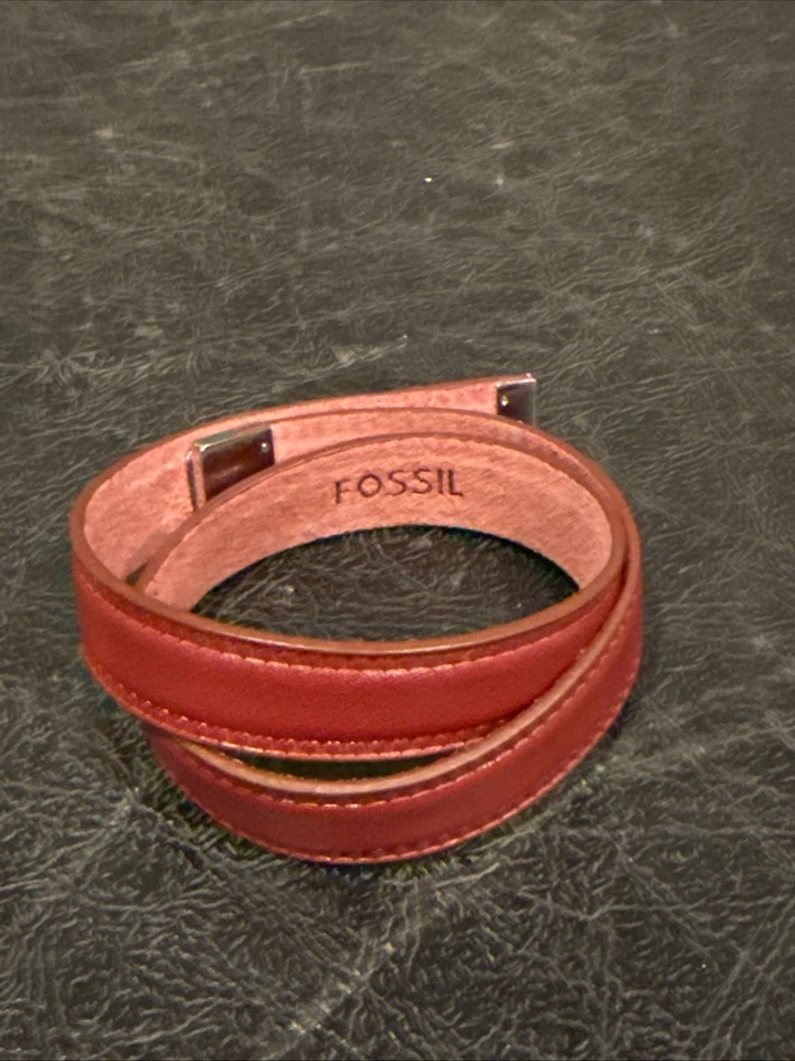 Pulsera envolvente cuero marca Fossil “borgoña” Foto 3 de 3