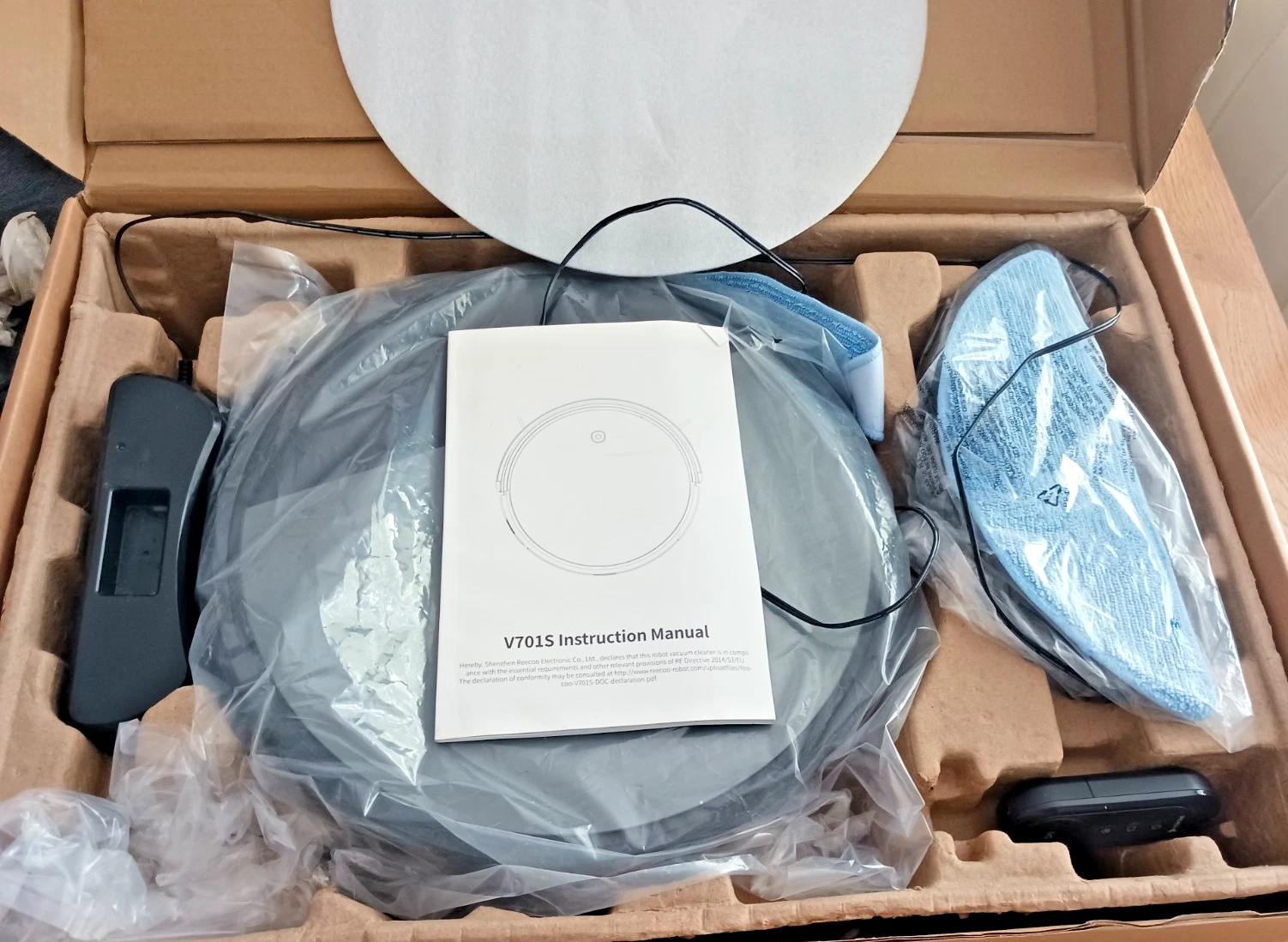 HOSOME V701S ROBOT VACUUM CLEANER + ORIGINAL BOX + ACCESSORIES + REMOTE WORKING!