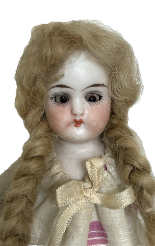 Ancienne fille allemande 5,75" toute biscuit avec yeux en verre marquée 6343 - Photo 2/5