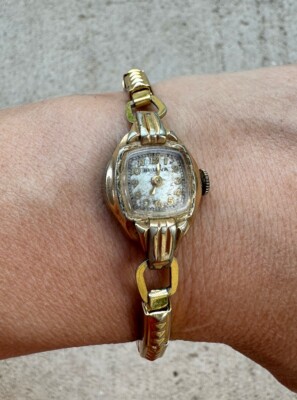 Vintage BULOVA Midcentury Gold Tone Stretch Band Ladies  display picture 3