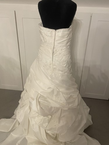 Wedding Dress Size 12 Ivory Taffeta Beaded Strapless £800 - Picture 11 of 14