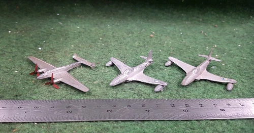 Vintage Dinky Toys Shooting Star x2 & Twin Engined Fighter Airplanes
