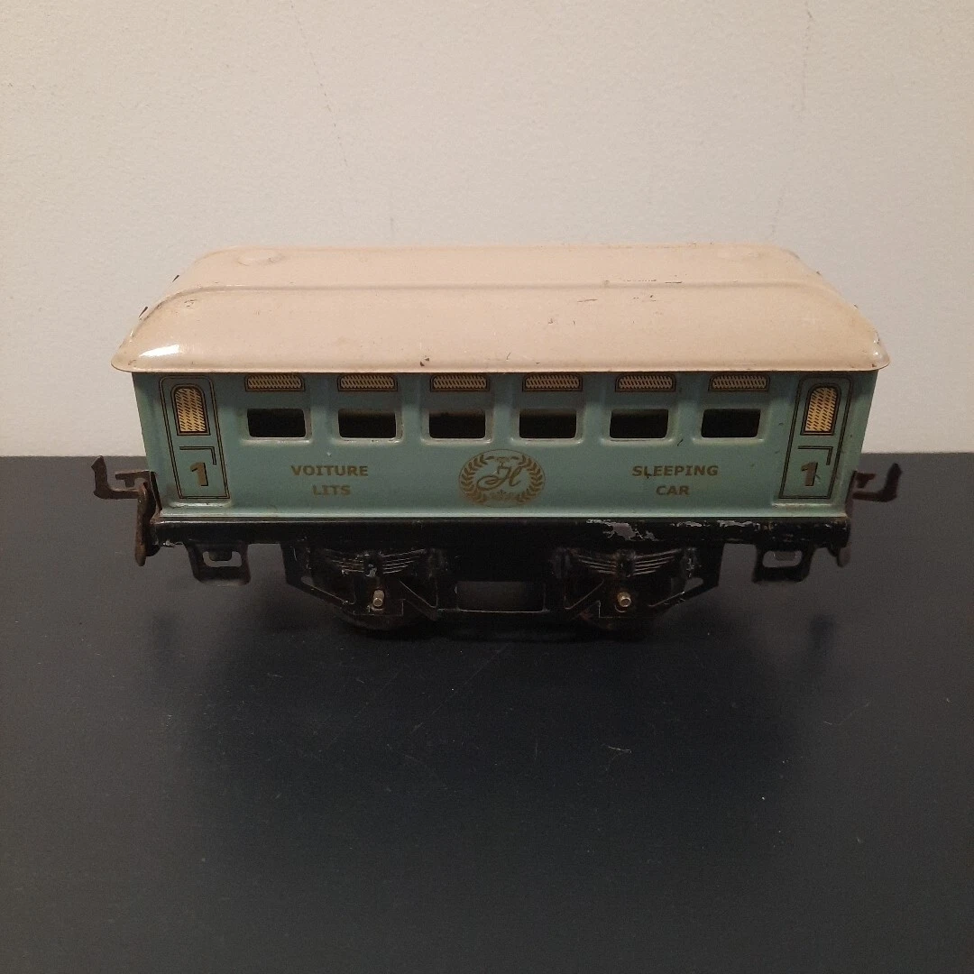 2 wagons ( voyageurs + lits) échelle 0