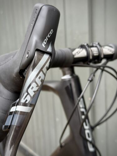 Focus Paralane XL NEW All Road Black On Black Hydro Brakes & Carbon Wheels - Picture 2 of 13