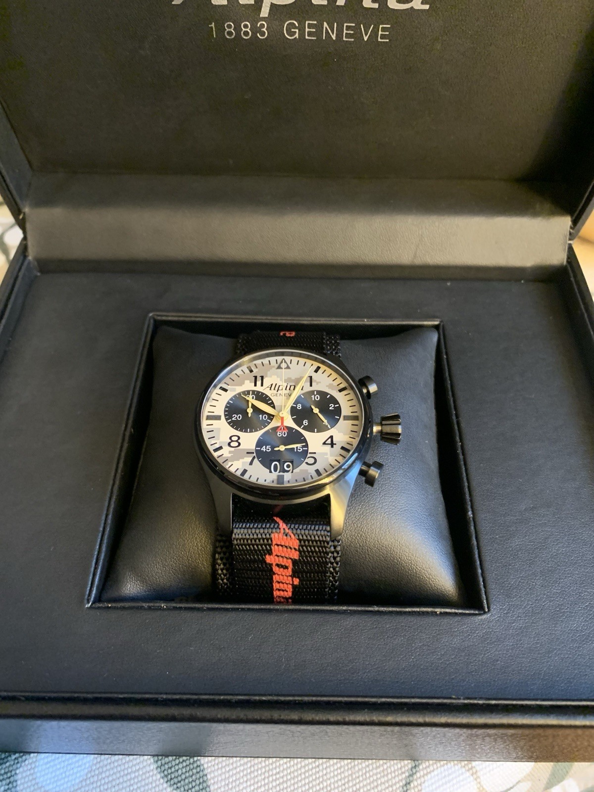 Montre Alpina Startimer Pilot Chronograph Désert chronographe suisse de luxe pour aviateur