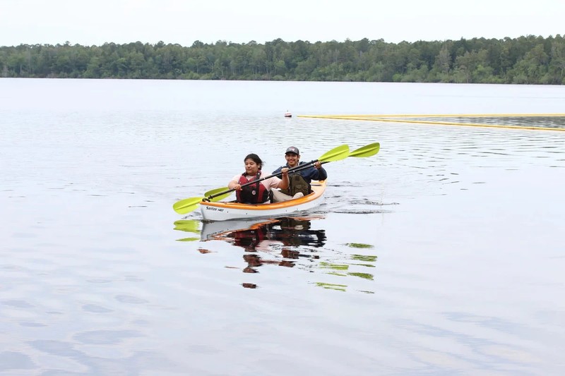 Santee 140T Hurricane Tandem kayak- Great Condition with all gear