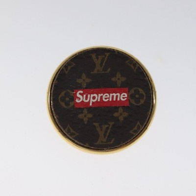 LOUIS VUITTON Supreme Pin Badge metal Gold MP2076 LV Auth