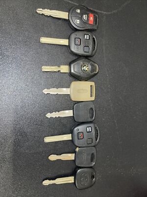 Lot of 8 Car Key Lot