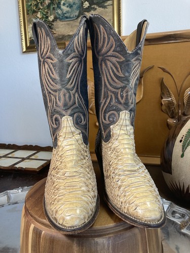 Laredo womens Genuine Python Snake Skin 