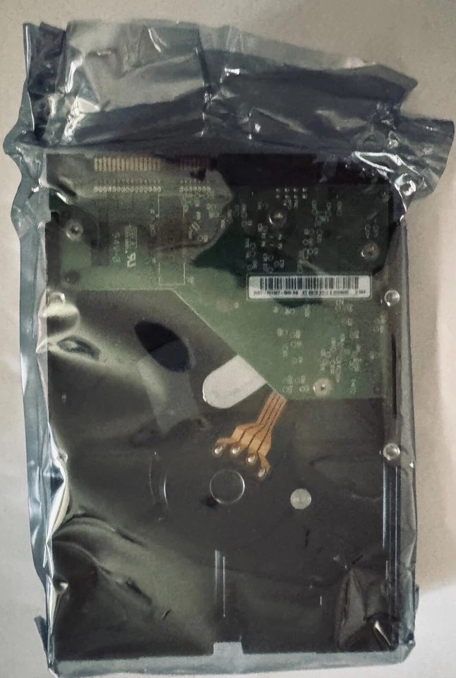 Western Digital Caviar Blue WD3200AAJS 320GB Hard drive NEW in factory sealed - Image 3 of 4