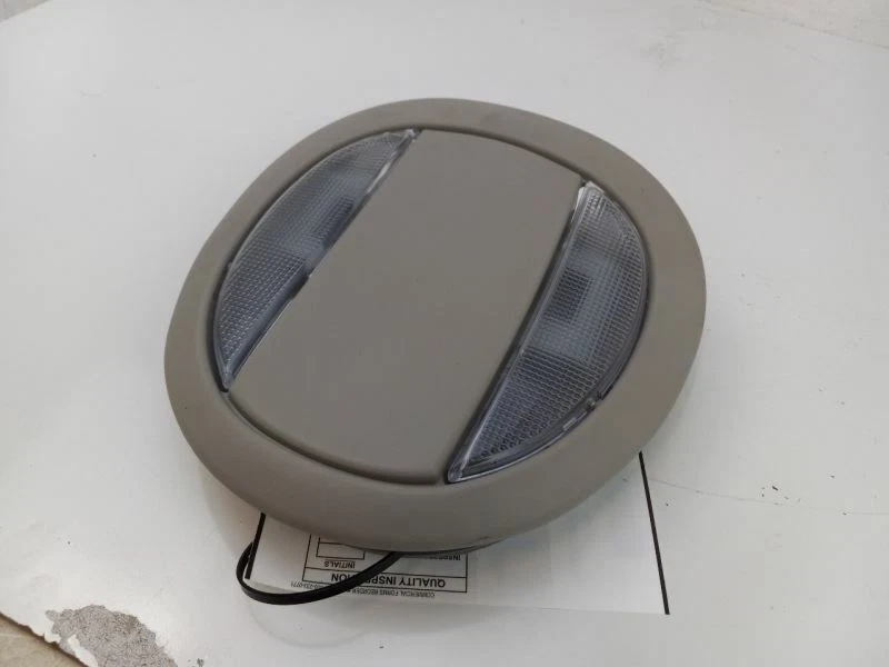 Lámpara mapa techo delantero Dodge Caravan 2001-2007 Foto 3 de 4