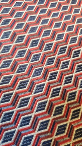Geofrey Beene Men’s NeckTie 100% Silk Tie Red/White/Blue Geometric Pattern - Picture 3 of 9