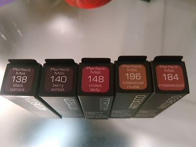 Artdeco Perfect Mat Lippenstifte verschiedene Farben 4g neu