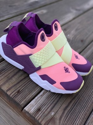 childrens pink nike huarache