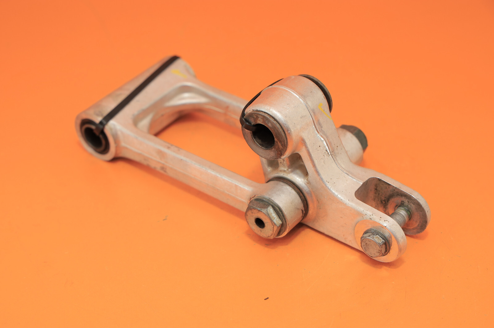 1998 9801 YZ250 YZ 250 Rear Shock Linkage Suspension Relay Rod Cushion