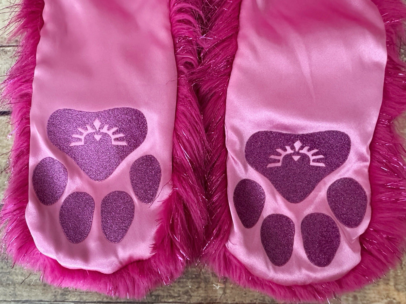 Authentic SpiritHoods 2012 Pink Glitter Wolf Faux… - image 4