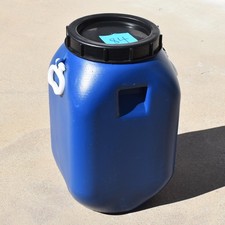 8 GALLON STORAGE CONTAINER Barrel Drum Heavy Blue Plastic Screw Top Handles 84