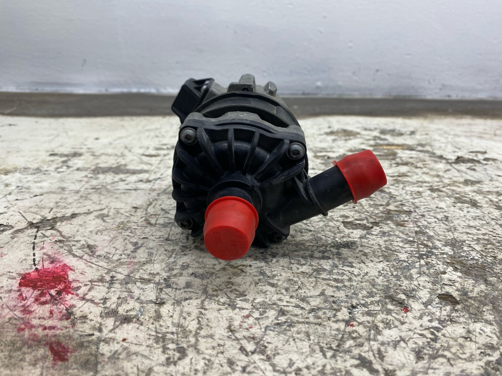 2010-2020 BENTLEY MULSANNE 6.8L ENGINE COOLANT AUXILIARY WATER PUMP 8K0965567
