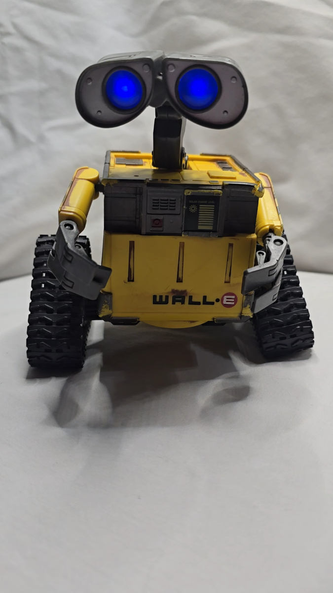 Disney Pixar iDance WALL-E Portable MP3 Player Thinkway Toys 2008