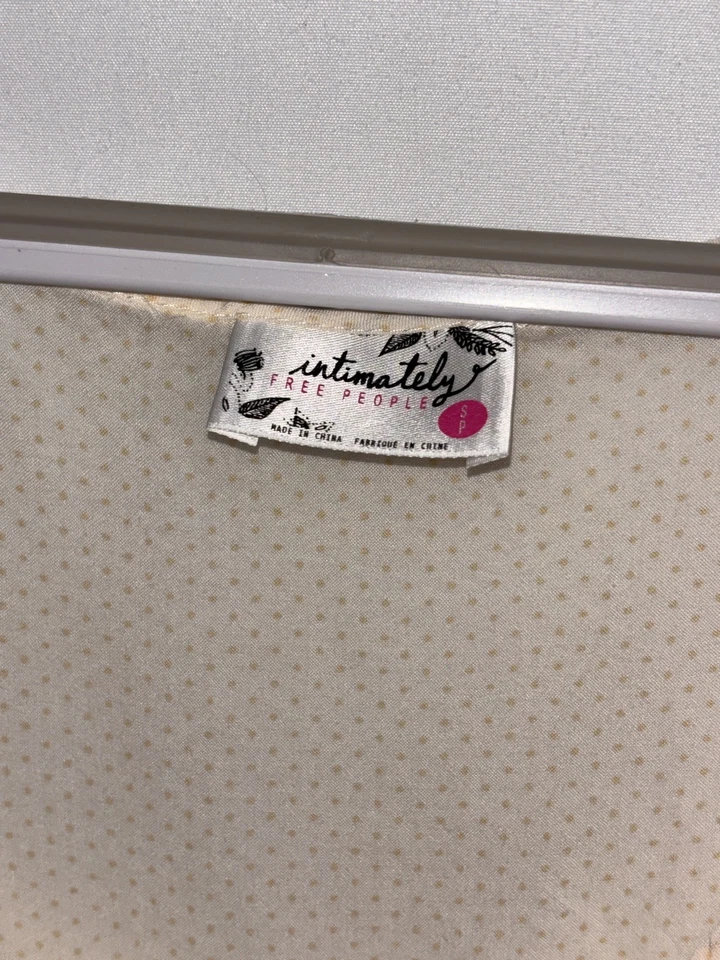 Vestido Free People Intimately Slip Beige Mujer Mediano Encaje Detalle Asimétrico Foto 3 de 3