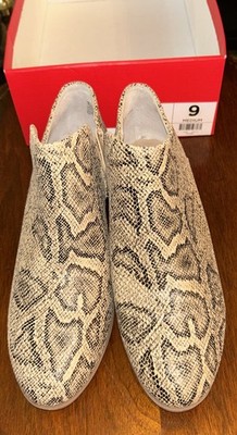 New (NWT) Women s Wonderly Snakeskin Kendall Bootie Boots, Size 9, Medium Width