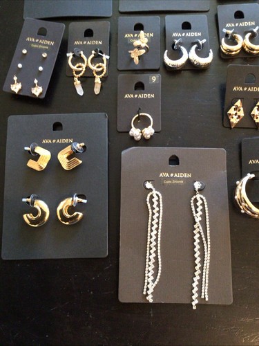 20 New Pieces Jewelry Earrings Necklace Pierced SAKS Outlet Off Fifth Pins - Picture 4 of 7