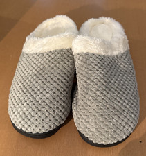 Unbranded Gray And White Women s Slippers Size Large 9-10