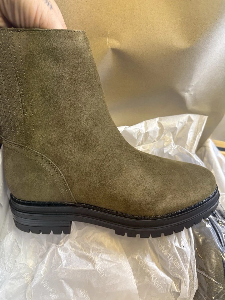 Botas Calvin Klein - ¡Nuevas! ¡Nunca usado! Foto 3 de 4