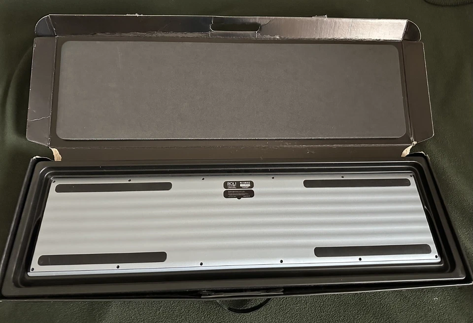 **Teclado controlador MIDI ROLI Seaboard RISE 2 - Almohadilla de sintetizador MPE sensible al tacto Foto 2 de 4