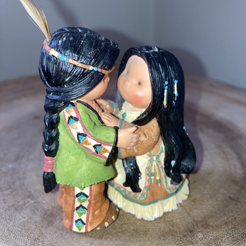 VTG 2000 Friends of the Feather ONE BLANKET ONE LOVE Native Figurine - Picture 4 of 6