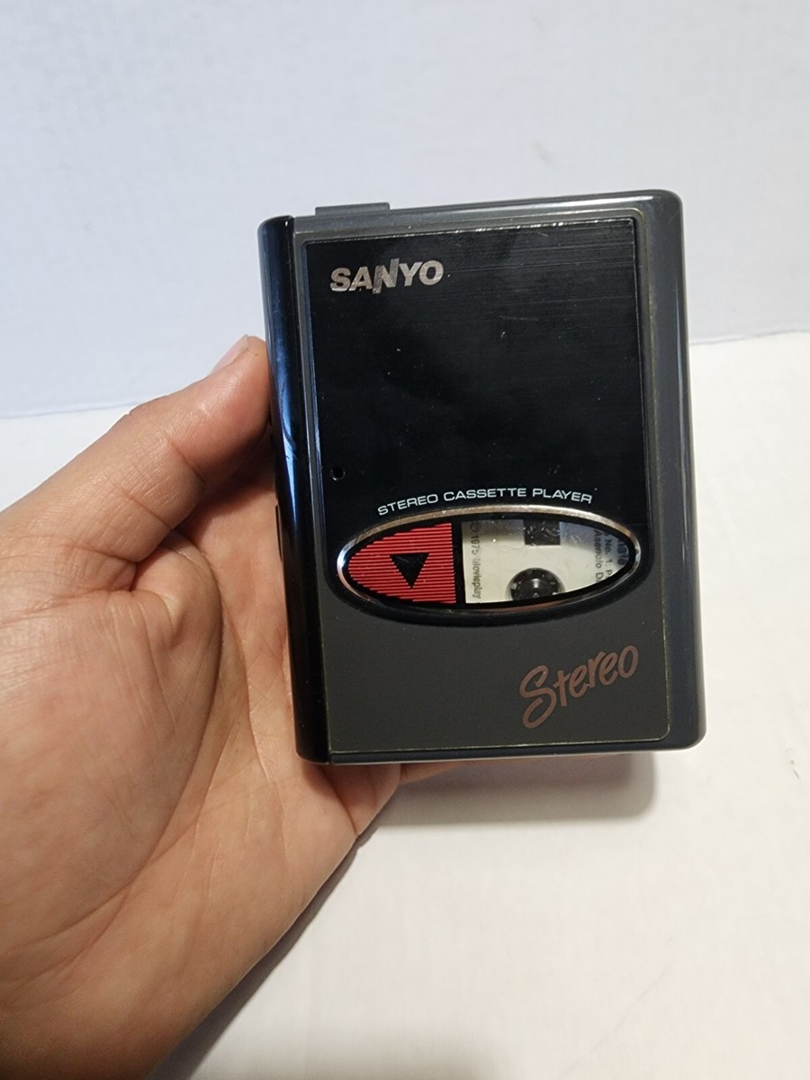 Sanyo Walkman Stereo Cassette Player Model M GP23 it runs sold as