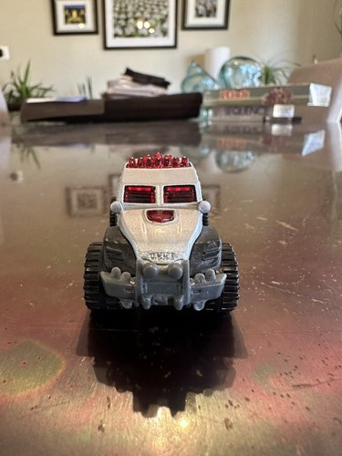 2014 Matchbox #MB65 MBX Heroic Rescue Road Raider Police Silver & Black - Picture 2 of 7