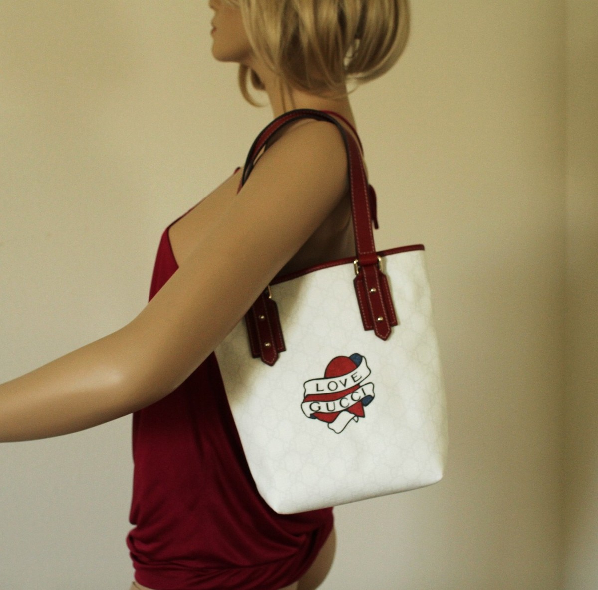 New GUCCI Heart Tattoo Tote Bucket BAG HANDBAG w/ Big Love New GUCCI Heart Tattoo Tote Bucket BAG HANDBAG w/ Big Love