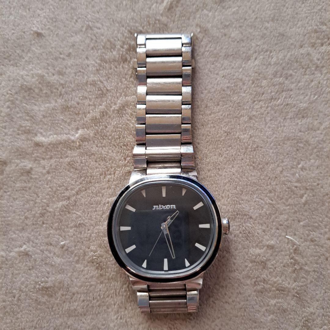 Nixon Black Analog Watch for Men – Stylish and Durable