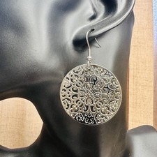 Orecchini argentati - 3,5 cm - acciaio inox - tondi e filigranati - pendenti