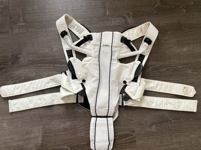 BabyBjorn Baby Mesh Carrier- Synergy White  Hands Free Sling Unisex