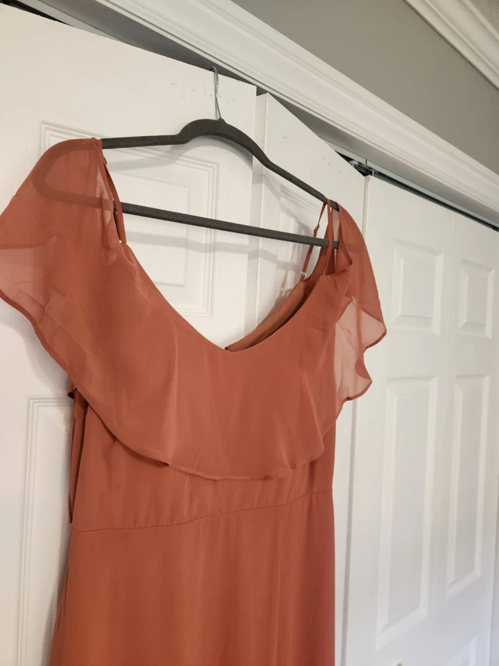 Vestido de dama de honra cinza pássaro Jane conversível terracota chiffon tamanho G com fenda - Imagem 4 de 4